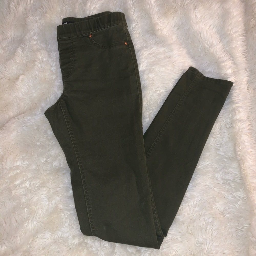 💚 Olive green “jeggings” jeans size 2